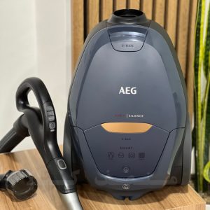 جاروبرقی آ ا گ مدل VX82-1-5DB